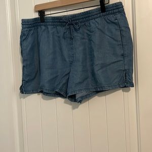 Gap lightweight denim shorts